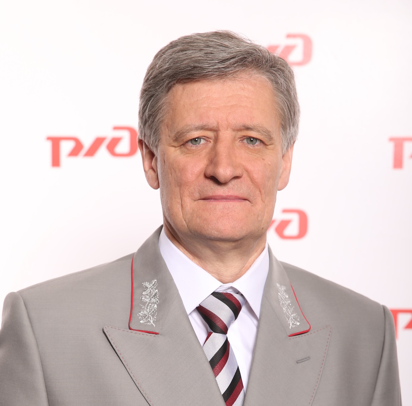 Юрий Попов